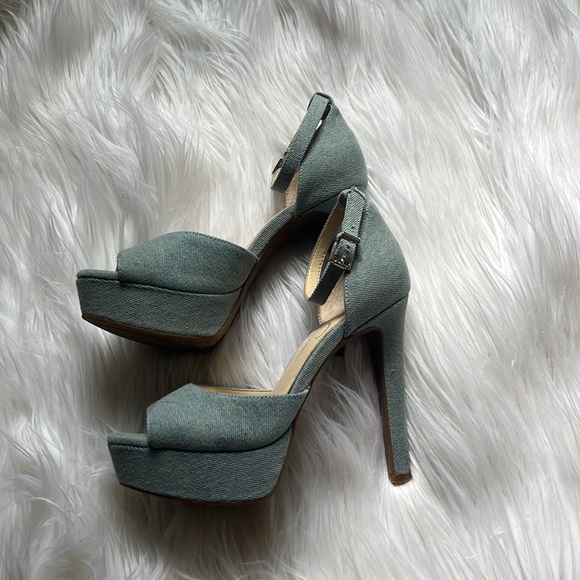Jessica Simpson Denim Pumps - Picture 7 of 15